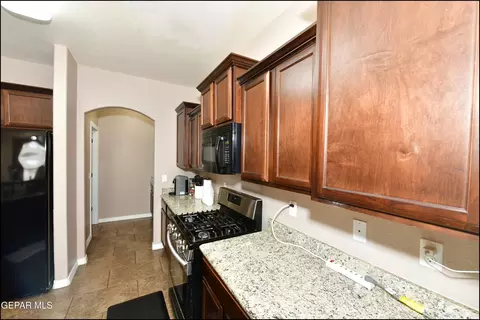 Kitchen - 11368 E Ranch Ct, El Paso, TX 79934 photo 3 of 4