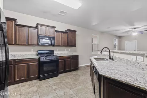Entry Way - 11368 E Ranch Ct, El Paso, TX 79934 photo 2 of 7