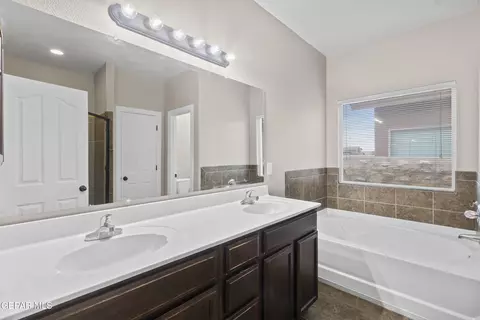 Bath - 11368 E Ranch Ct, El Paso, TX 79934 photo 1 of 8