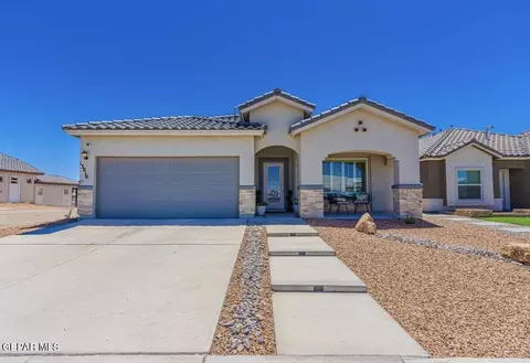 13816 Paseo Celeste Dr, Horizon City, TX 79928