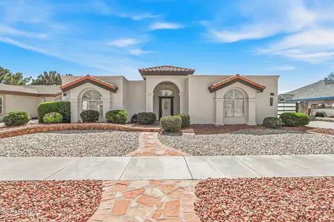 415 Mercer Ln, Horizon City, TX 79928