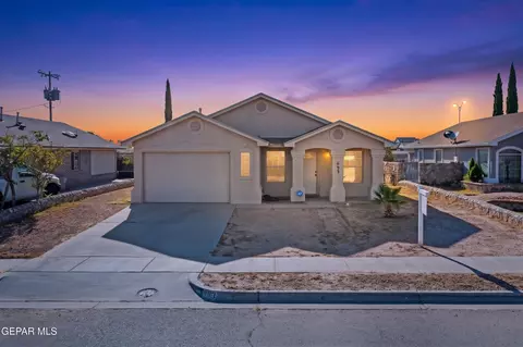 693 Desert Sage Dr, Horizon City, TX 79928