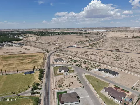 12636 N Loop Dr, Clint, TX 79836 photo 9
