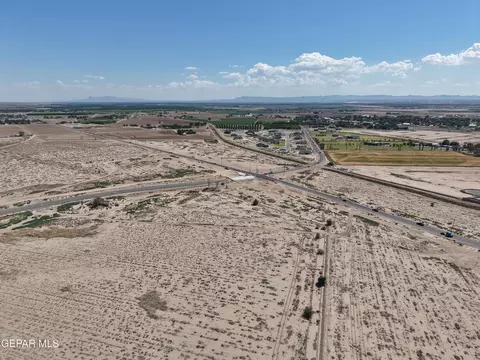 12636 N Loop Dr, Clint, TX 79836 photo 6