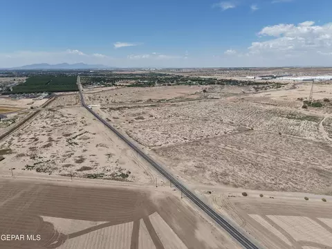12648 N Loop Dr, Clint, TX 79836 photo 8
