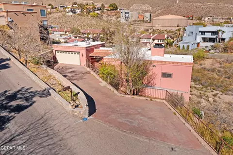 4 Sierra Crest Dr, El Paso, TX 79902