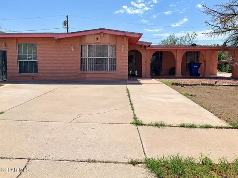 10472 Chinaberry Dr, El Paso, TX 79925