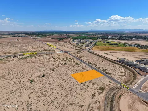 12529 N Loop Dr, Clint, TX 79836 photo 3