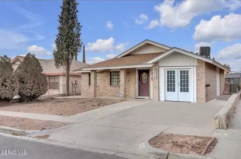 11421 Lone Wolf Cir, El Paso, TX 79936