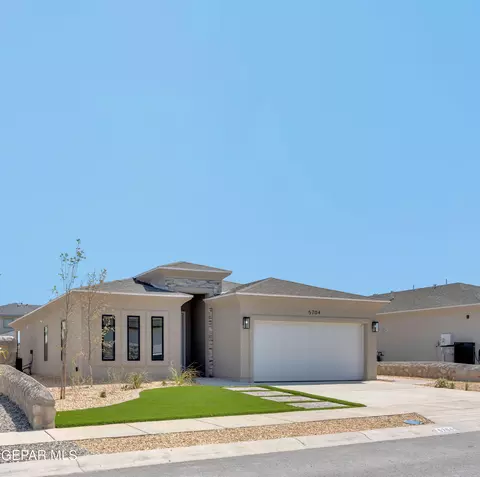 11829 Senda Pl, El Paso, TX 79934