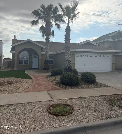 1738 Gambel Quail Dr, El Paso, TX 79936