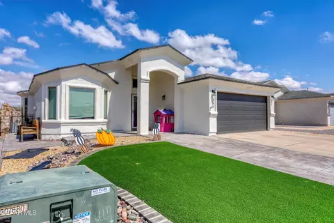 397 Fray Olguin Ct, Socorro, TX 79927