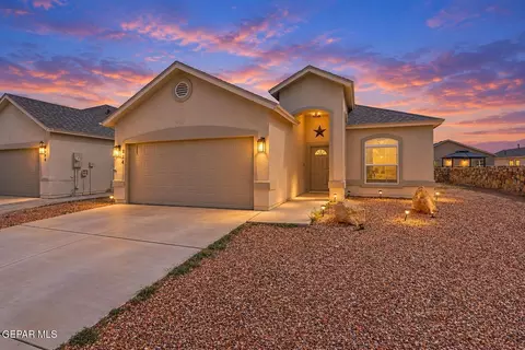 824 Whitebrush Dr, Socorro, TX 79927