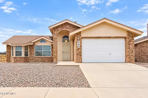 800 Nazareno St, Horizon City, TX 79928