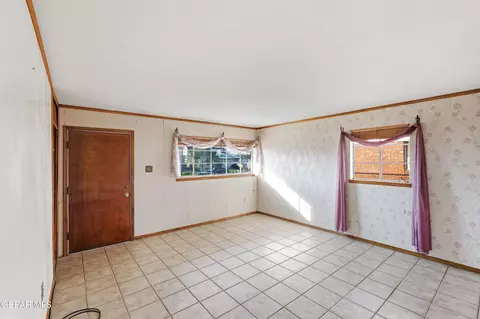 Living - 232 Mango Rd, El Paso, TX 79915 photo 3 of 4
