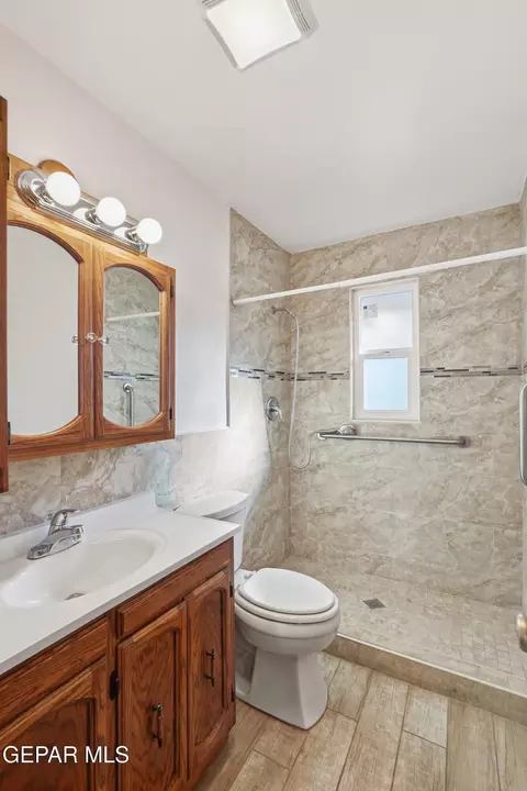 Bath - 232 Mango Rd, El Paso, TX 79915 photo 1 of 1