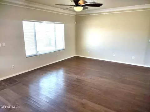 Living - 633 Bariloche Dr, Anthony, TX 79821 photo 3 of 7