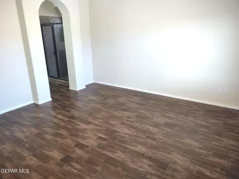 Living - 633 Bariloche Dr, Anthony, TX 79821 photo 5 of 7