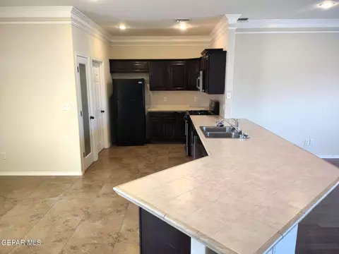Kitchen - 633 Bariloche Dr, Anthony, TX 79821 photo 2 of 3