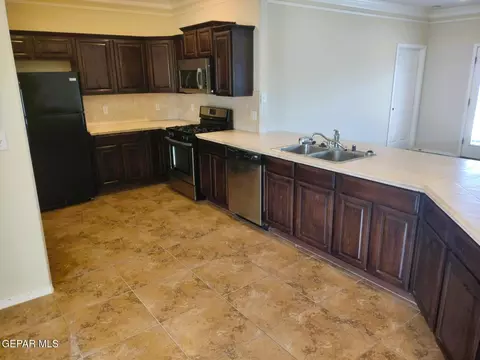 Kitchen - 633 Bariloche Dr, Anthony, TX 79821 photo 1 of 3