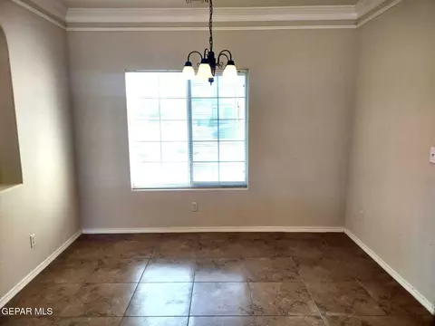 Living - 633 Bariloche Dr, Anthony, TX 79821 photo 4 of 7
