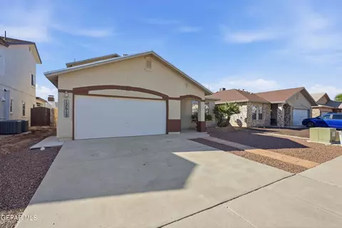 12612 Tierra Cuervo Dr, El Paso, TX 79938