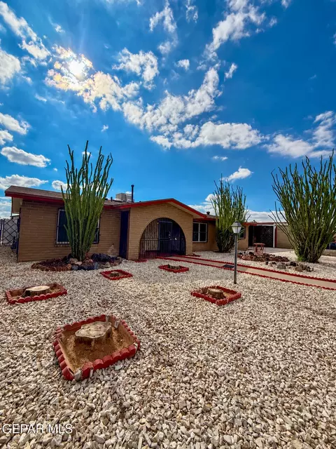 9868 Minuteman St, El Paso, TX 79924