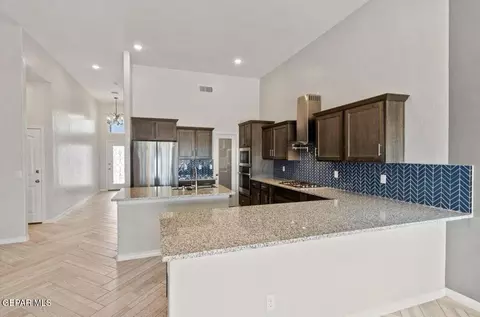 Kitchen - 11479 Eclipse Dr, Socorro, TX 79927 photo 3 of 3