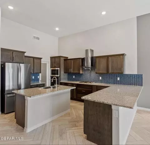 Kitchen - 11479 Eclipse Dr, Socorro, TX 79927 photo 1 of 3