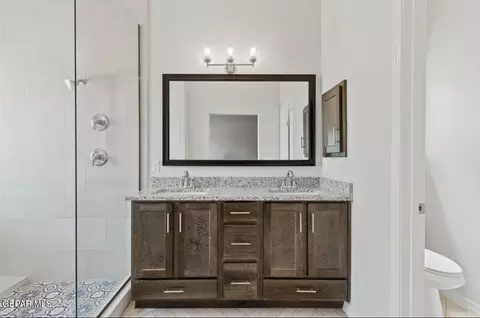 Bath - 11479 Eclipse Dr, Socorro, TX 79927 photo 3 of 3