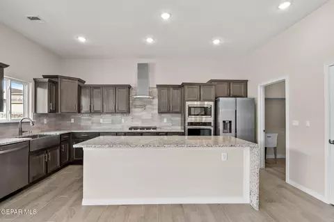 Kitchen - 11477 Eclipse, Socorro, TX 79927 photo 4 of 7