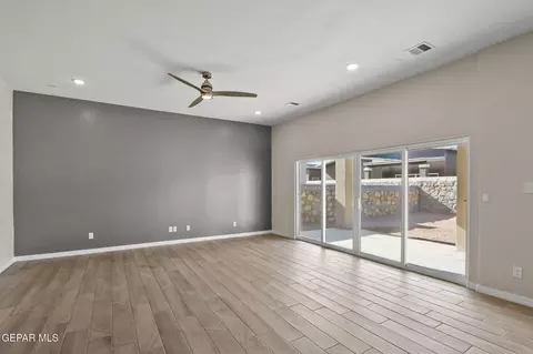 Living - 11477 Eclipse, Socorro, TX 79927 photo 4 of 4