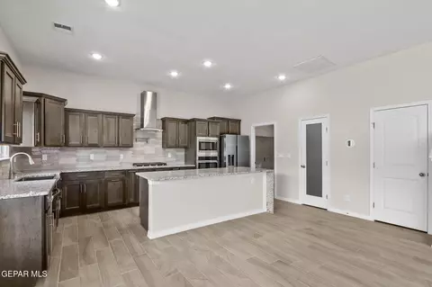 Kitchen - 11477 Eclipse, Socorro, TX 79927 photo 1 of 7