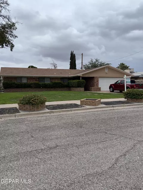 1278 Sunburst Dr, El Paso, TX 79925