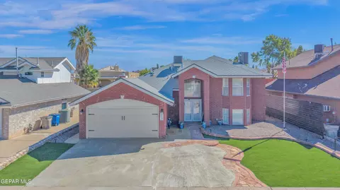 1920 Sun Spot St, El Paso, TX 79938