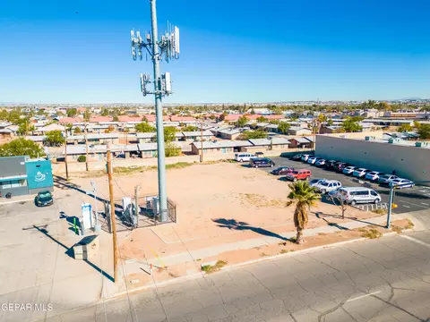 275 Padres Dr, El Paso, TX 79907