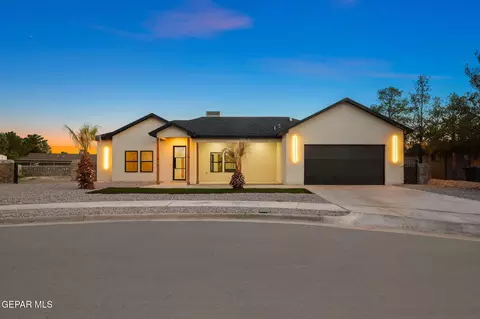15352 Fairwood Ct, Horizon City, TX 79928