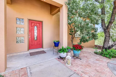 56 Sun Point Ln, El Paso, TX 79912