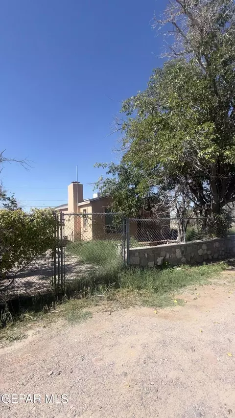 10608 Homan Dr, Socorro, TX 79927