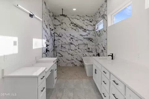 Bath - 500 Cocula Ave, El Paso, TX 79932 photo 1 of 7