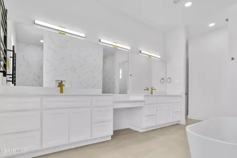 Bath - 500 Cocula Ave, El Paso, TX 79932 photo 6 of 7