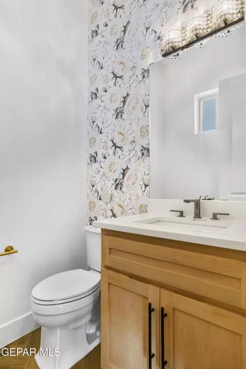 Bath - 500 Cocula Ave, El Paso, TX 79932 photo 5 of 7