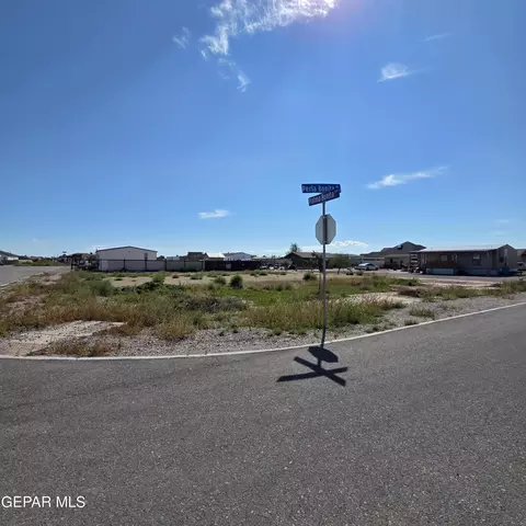 360 Perla Bonita Rd, Clint, TX 79836