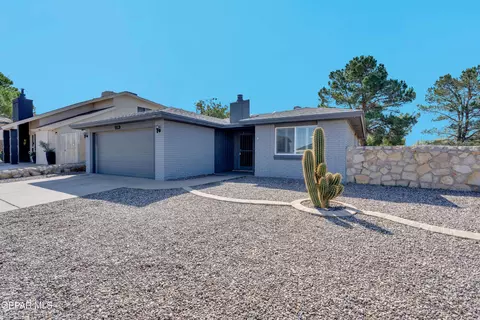 11768 Henry Phipps Dr, El Paso, TX 79936