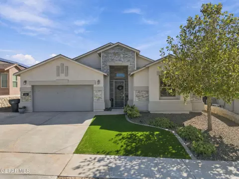 12804 Iron Falls Dr, Horizon City, TX 79928