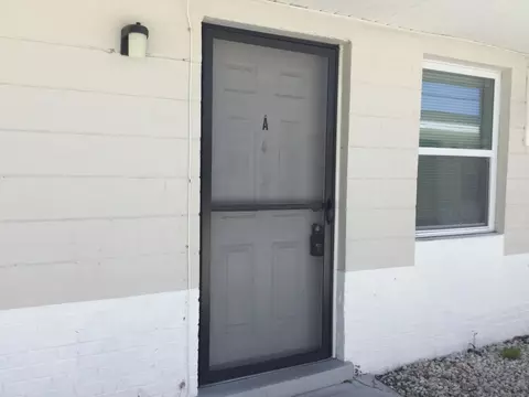 7 Circle Ave, Melbourne, FL 32935