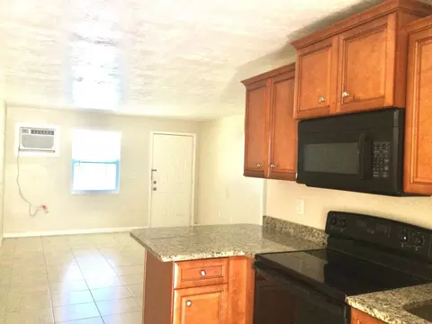7 Circle Ave, Melbourne, FL 32935 photo 6