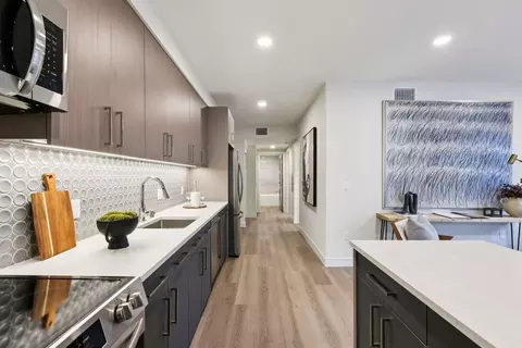 5717 Carlton Way, Los Angeles, CA 90028