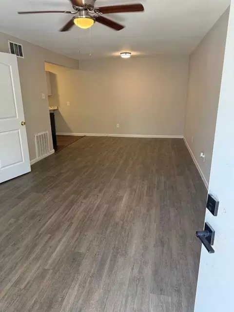 813 825 E Carson St, San Antonio, TX 78208