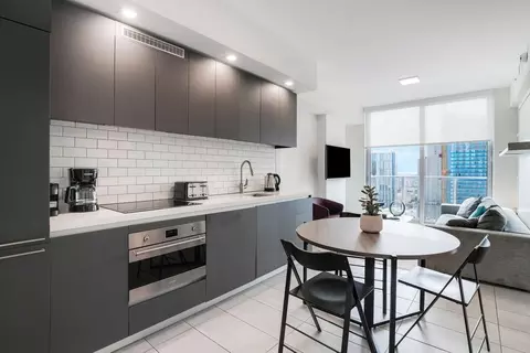 227 NE 2nd St, Miami, FL 33132